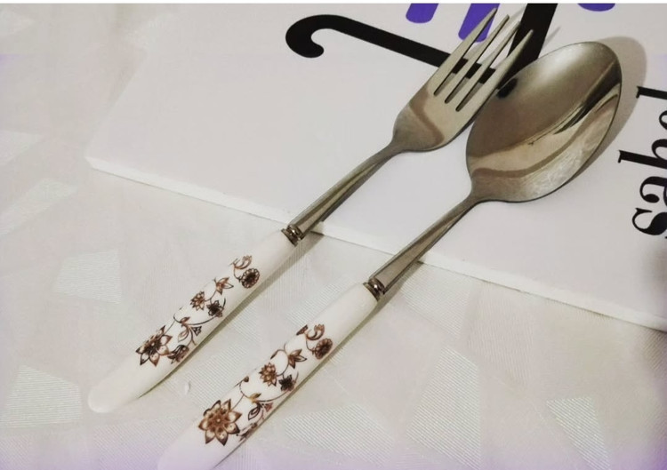 قاشق و چنگال دسته سرامیکی گلدار قهوهای