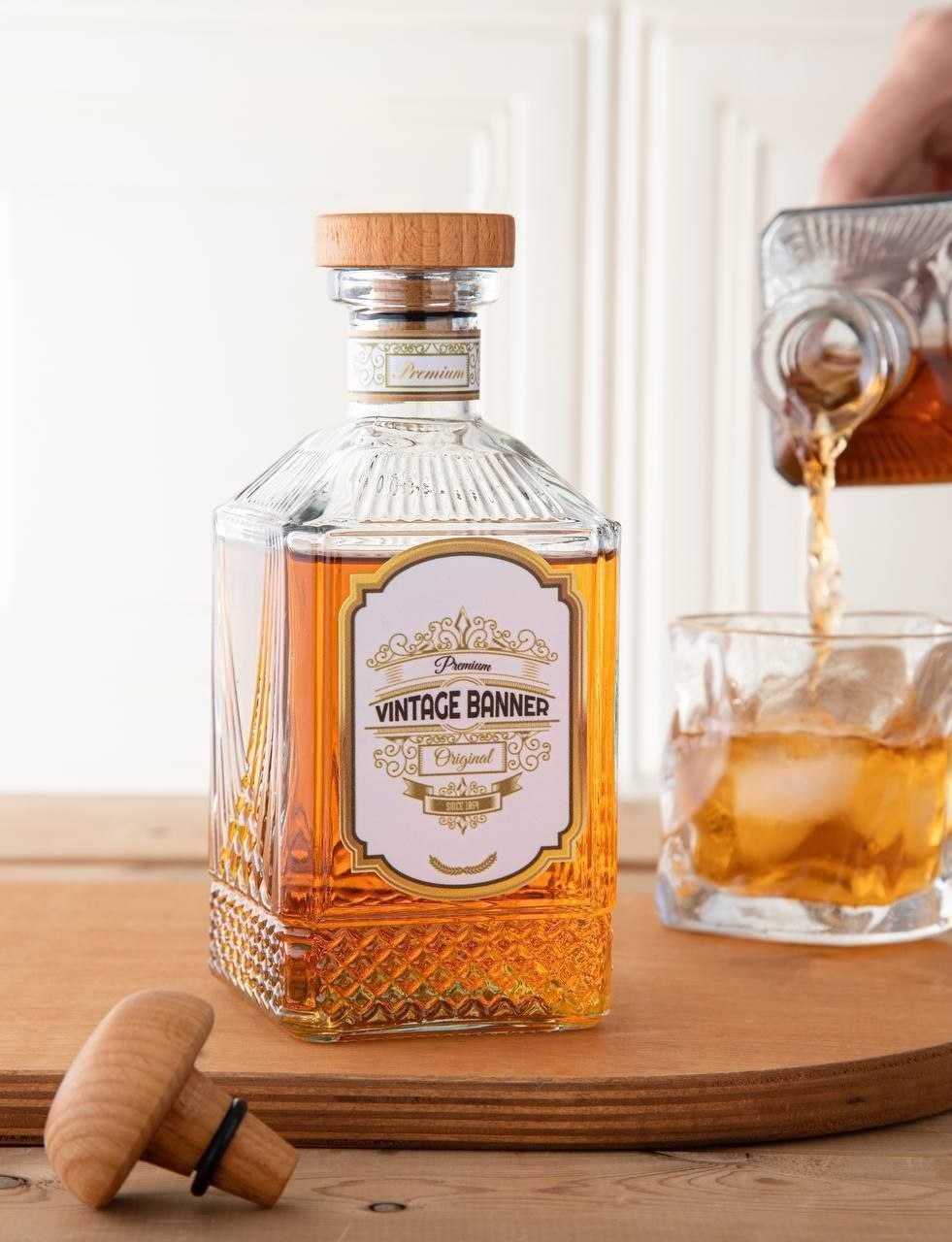 بطری آب و مایعات آذین با درب چوبی واشردار